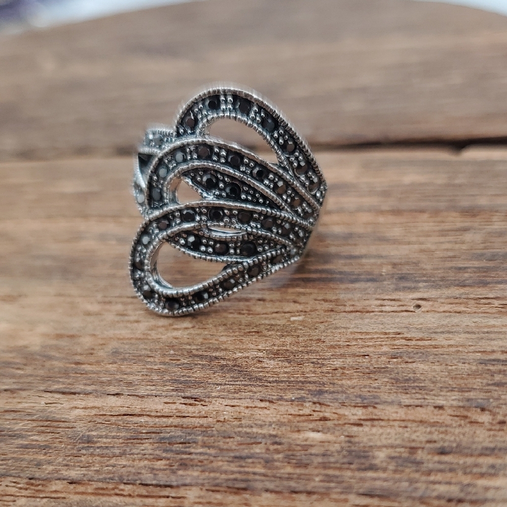 Sterling Silver Marcasite Swirl Statement Ring - Silver Size 5 R822